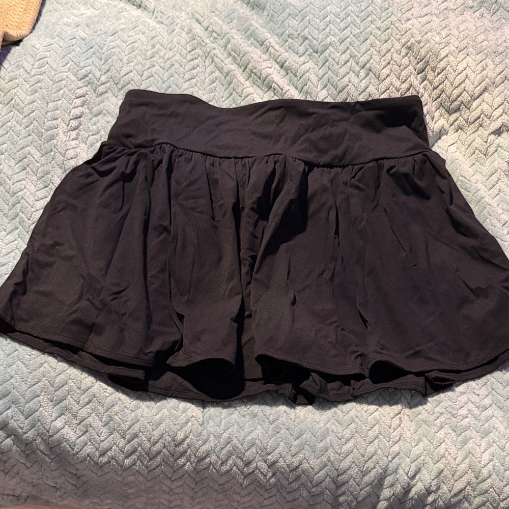 FOREVER 21 Black Flowy Skirted Activewear Skort